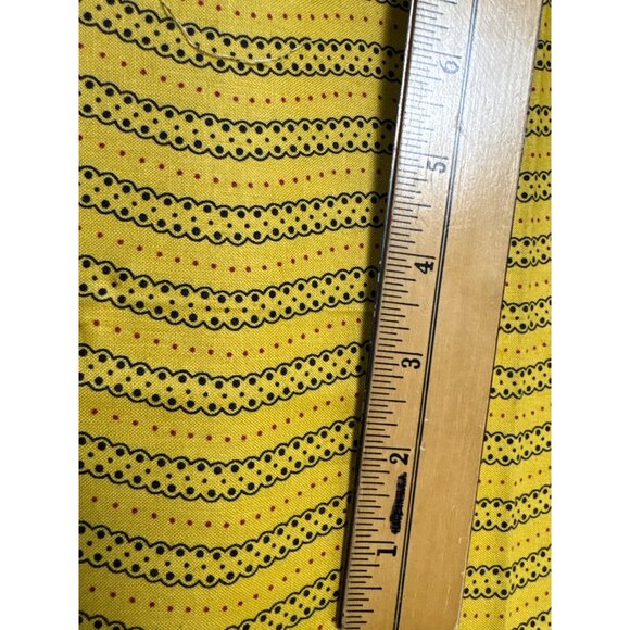 Yellow Wavy Stripe & Polka Dot Quilting Fabric 10"x32" - Picture 2 of 5
